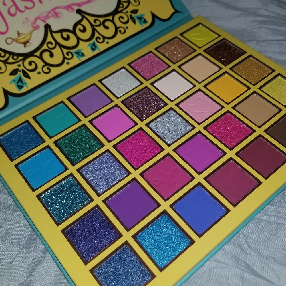 New Jasmine Eyeshadow  Palette 35 Magical Shades !